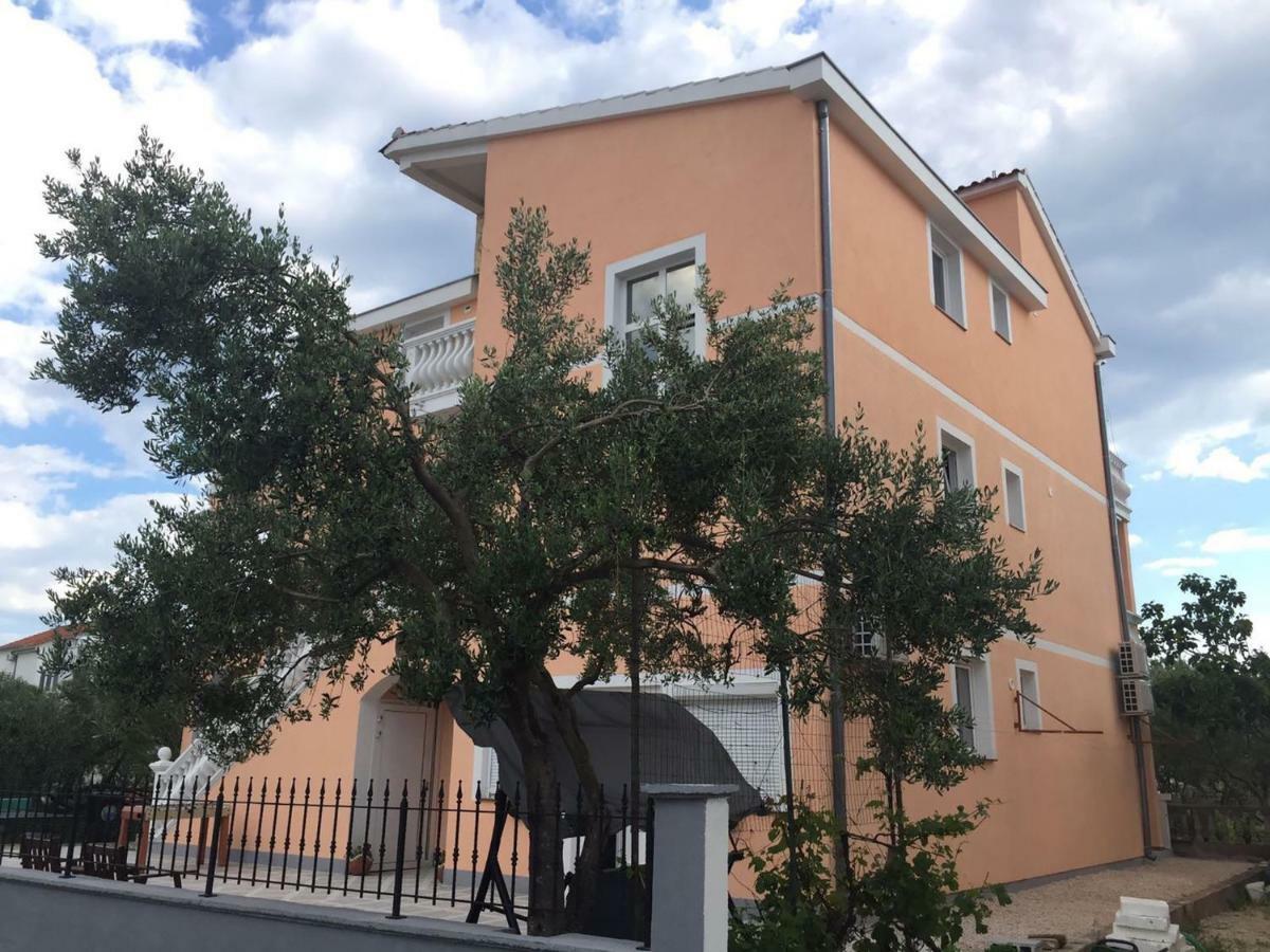 Apartments Villa Dolmar Vodice Exterior photo